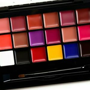 Brand New ABH Lip Pallet